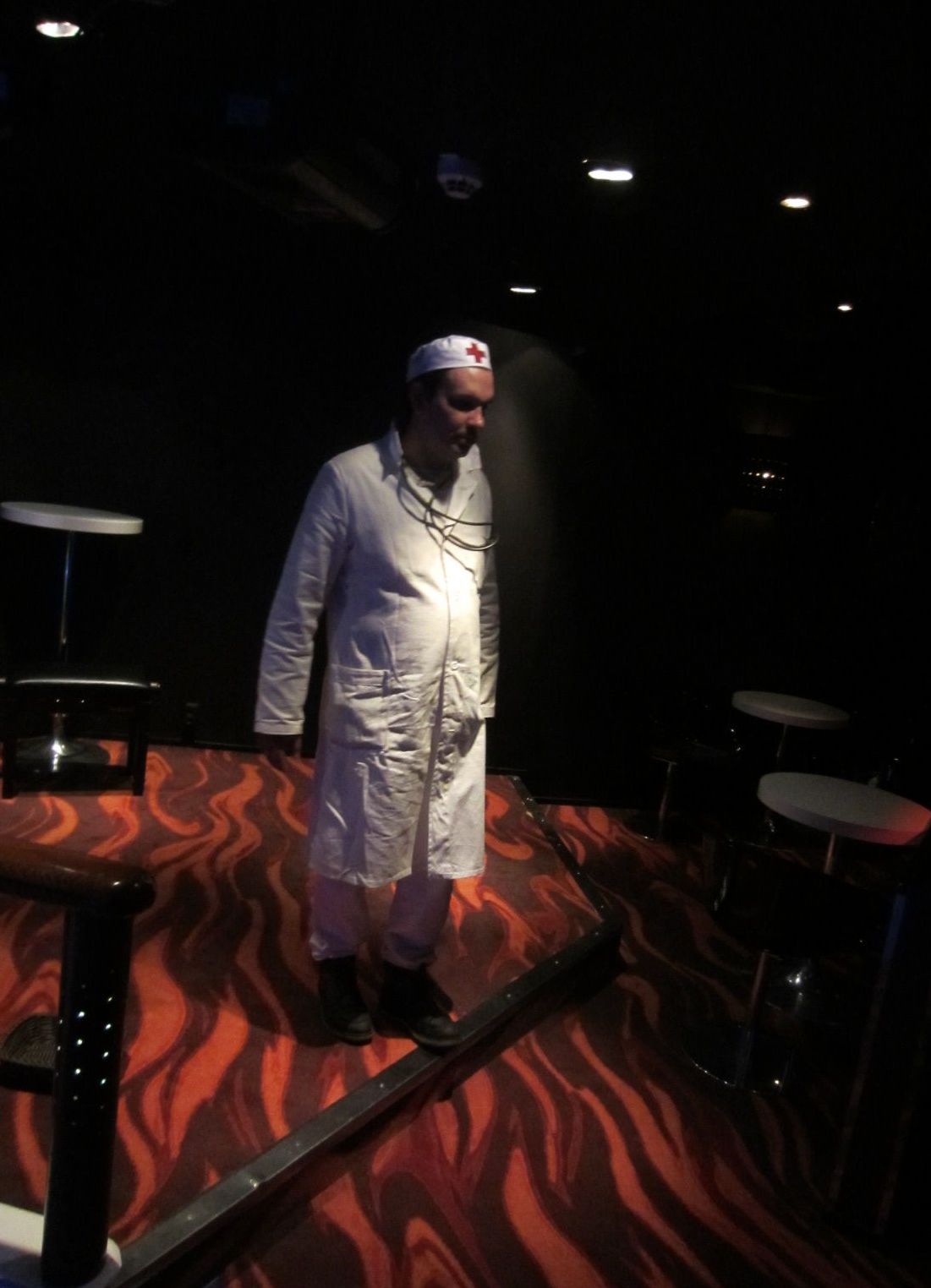 9.veeb.Kontrollkäik mööda klubi,ega keegi abi ei vaja.Ei vaja,köik on lahkunud..jpg