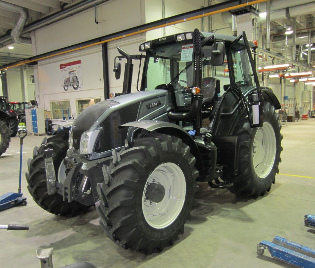 8.veeb.Siin valmis toodang,Traktor..jpg